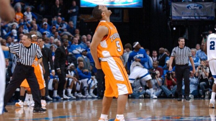 MEMPHIS, TN - MARCH 1, 2002 - Chris Lofton #5 of Tennessee Volunteers during a game between the Memphis Tigers and the Tennessee Volunteers at FedEx Forum in Memphis, TN. Photo by Tennessee Athletics.